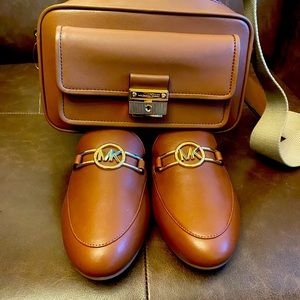 Micheal Kors cross body bag with shoes to match